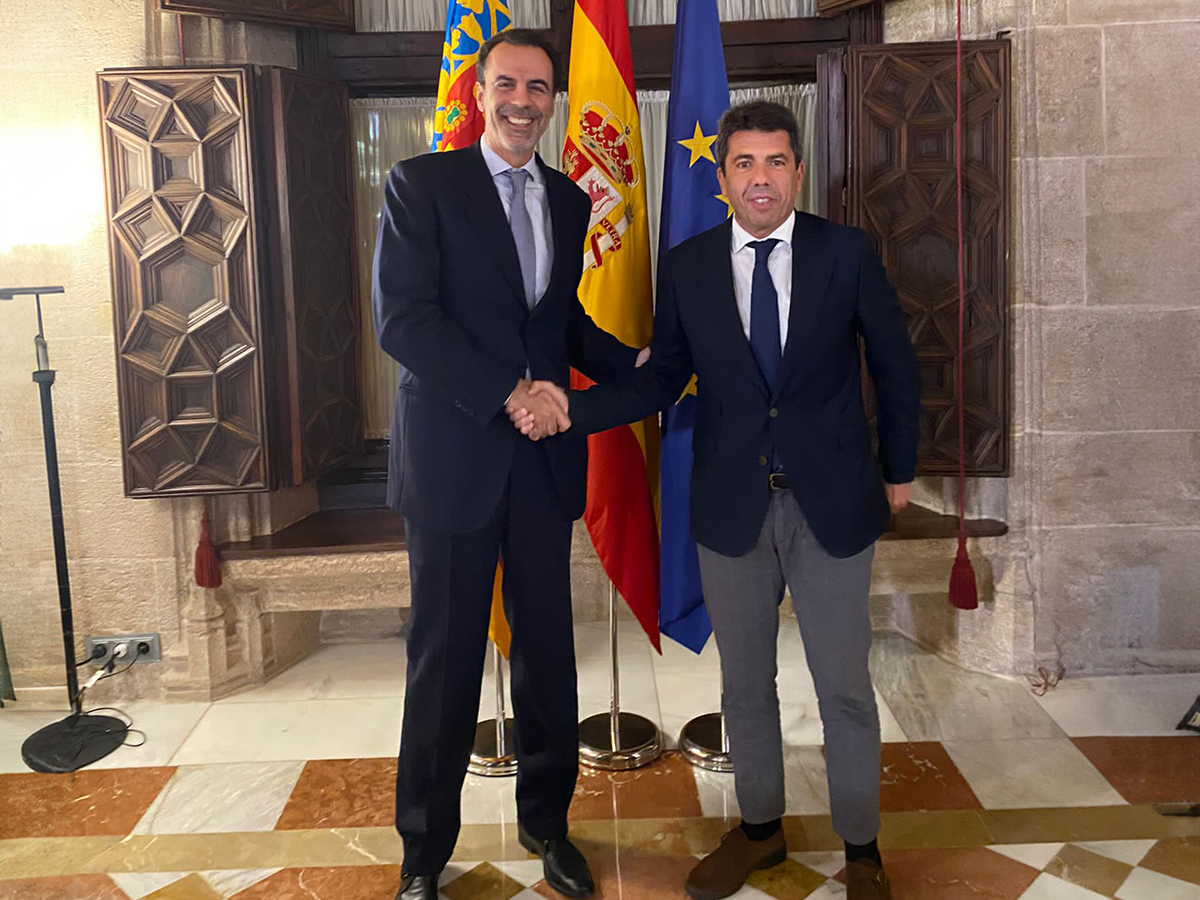 Carlos Mazón recibe a PVH como símbolo del compromiso de la Generalitat con las renovables