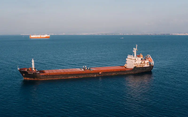 Los precios del petróleo pueden alcanzar los 100 dólares por barril tras el cierre del Estrecho de Ormuz