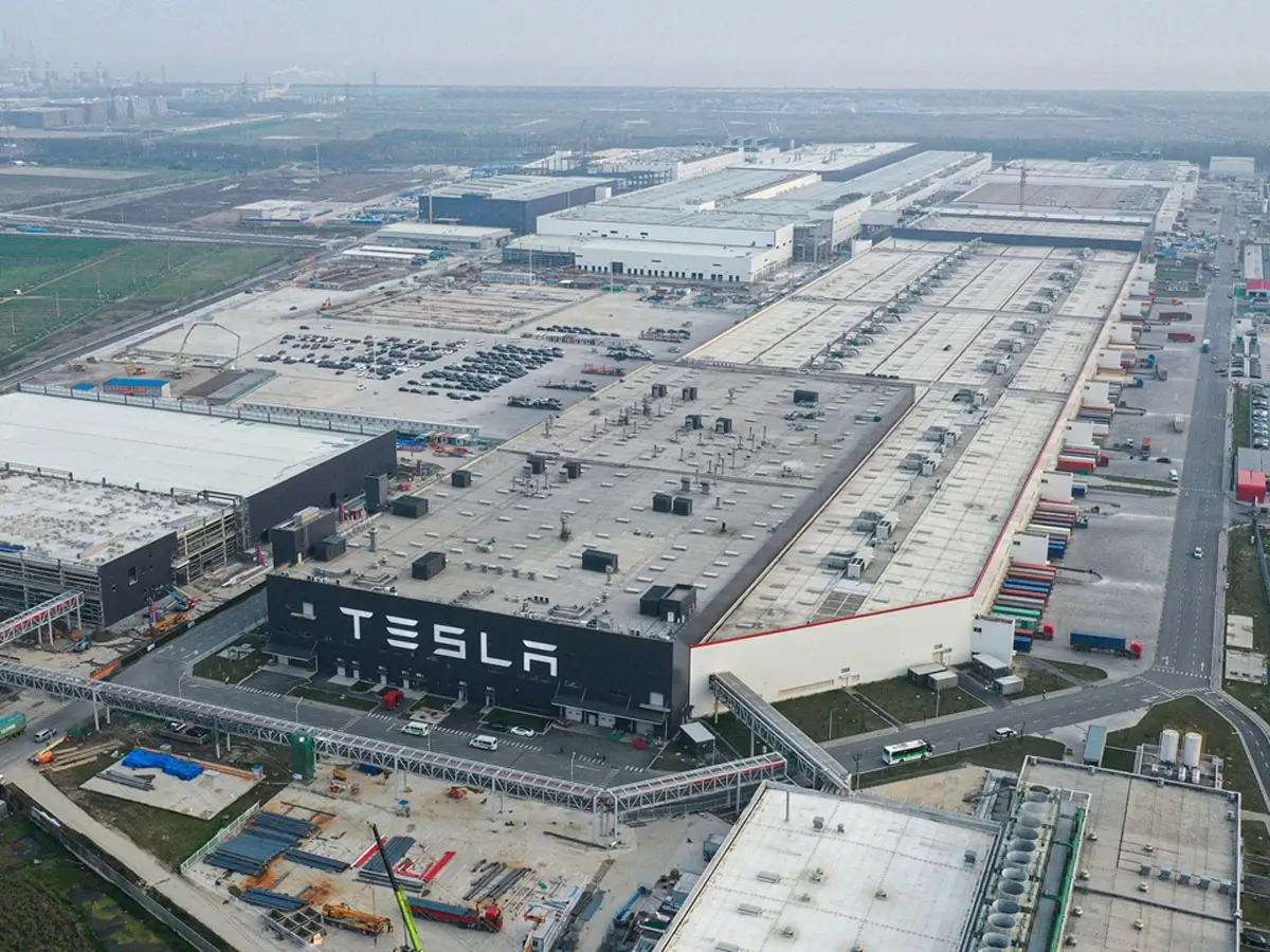 BYD y Tesla siguen su expansión a nivel mundial con nuevas fábricas