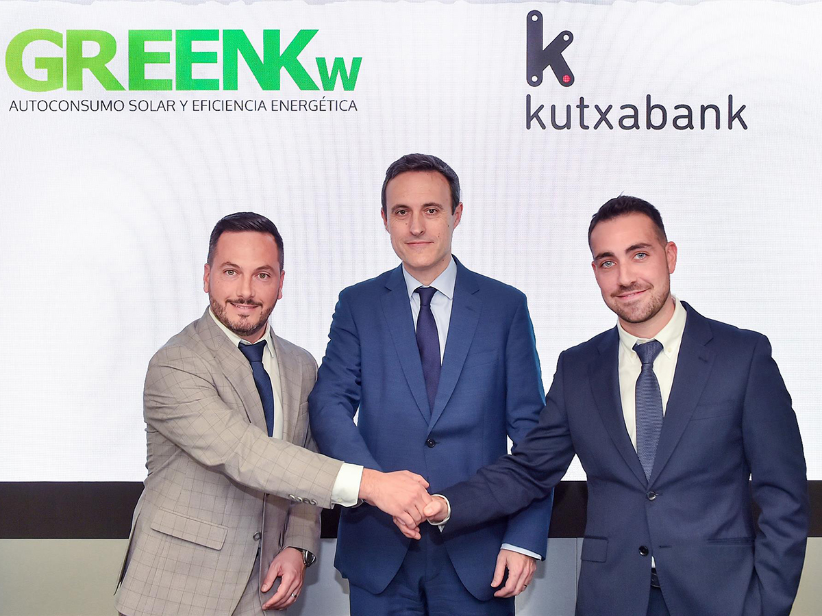 Kutxabank y GreenKw firman un acuerdo para favorecer la instalación de paneles fotovoltaicos