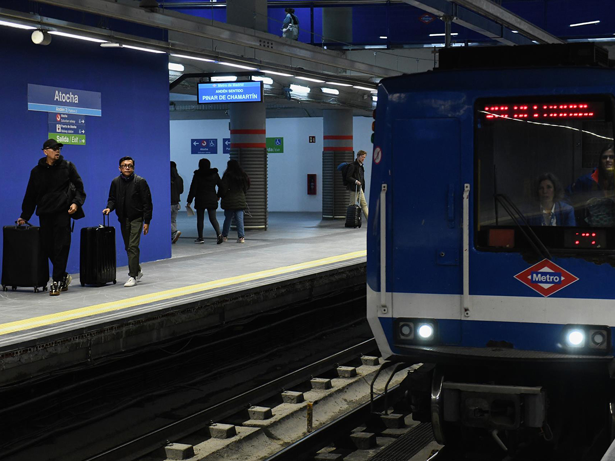 El Ejecutivo amplía a 2024 la gratuidad de los Cercanías y la rebaja del 50% en el transporte autonómico