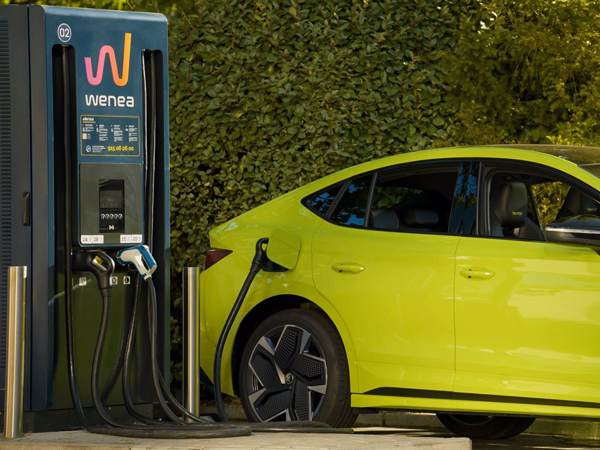 TotalEnergies adquiere 200 puntos de recarga al grupo Wenea e impulsa una alianza en movilidad eléctrica