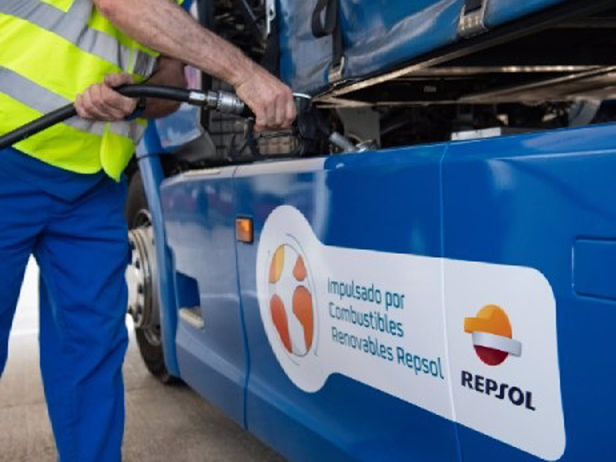 Repsol alcanza ya las 100 estaciones de servicio en las que suministra su combustible renovable