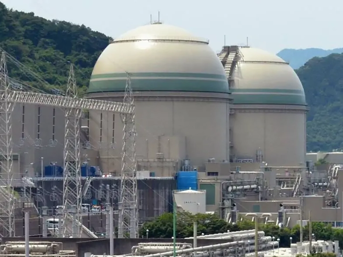 Dos reactores nucleares adicionales podrán operar hasta los 60 años en Japón