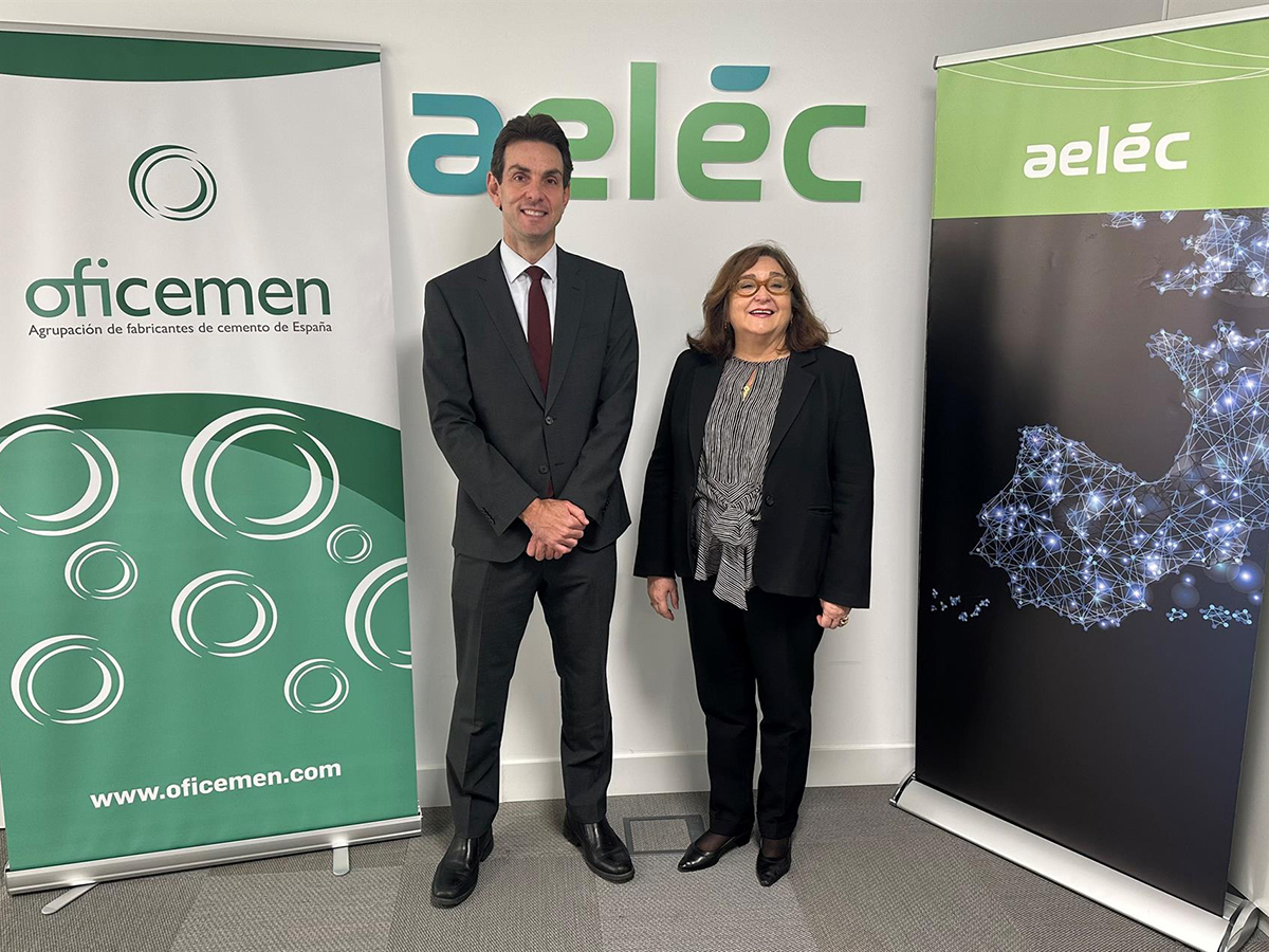 Oficemen y Aelec firman un acuerdo para impulsar la transición ecológica en el sector cementero