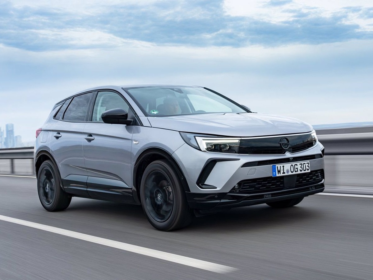 El nuevo SUV de Opel, el Grandland híbrido de 48V, disponible en España desde 37.100 euros