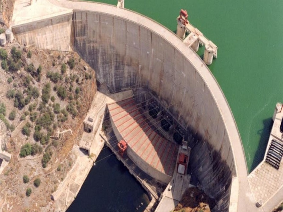 Iberdrola hibridará en Valdecañas su producción hidroeléctrica con una batería de 15 MW