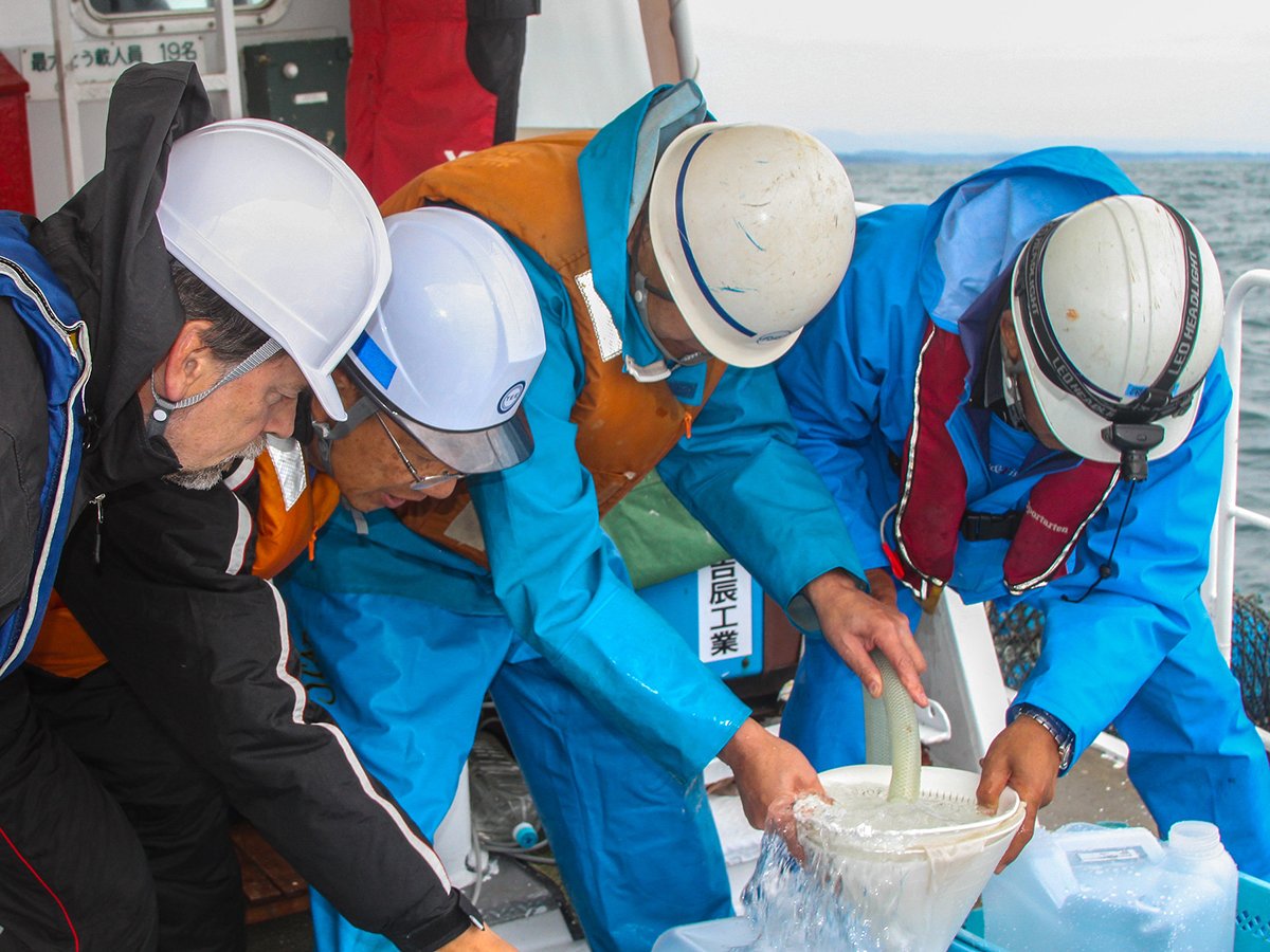 Japón y el OIEA acuerdan seguir trabajando juntos en el vertido de agua de Fukushima