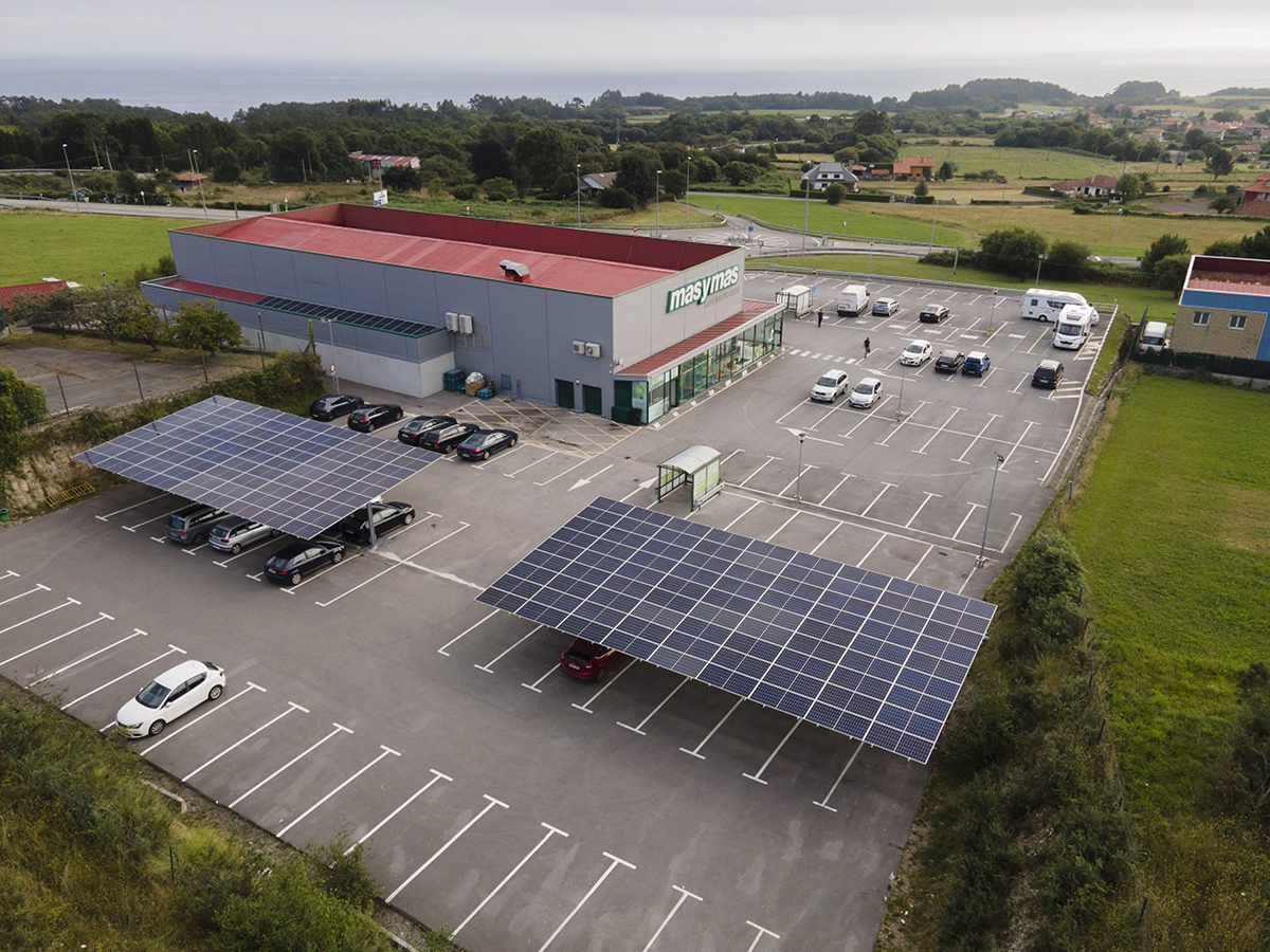 EDP y masymas ponen en marcha su primera instalación solar en marquesinas para autoconsumo