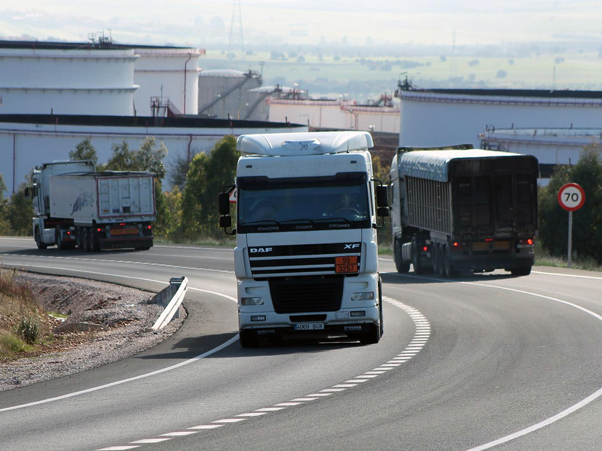 UNO pide al Gobierno el gasóleo profesional para el transporte ligero ante la subida del diésel