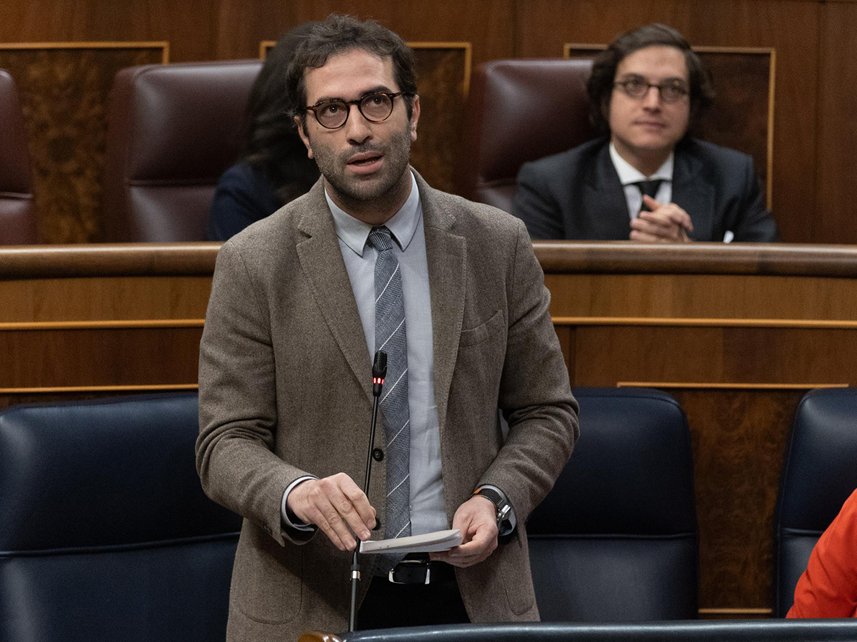 El ministro de Economía, Comercio y Empresa, Carlos Cuerpo, habla sobre los fondos europeos en el Congreso. 