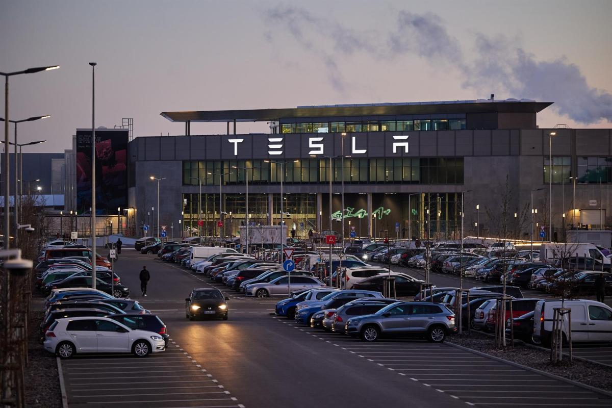 Tesla, 'trending topic' social