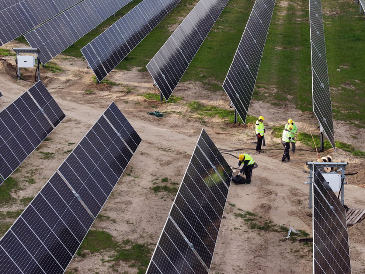 Apple levanta una planta fotovoltaica de 105 MW en Segovia