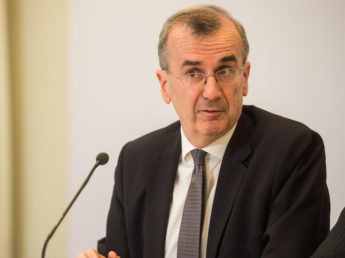 Villeroy (BCE) afirma que una subida de los precios del petróleo no detendrá el recorte de tipos de junio