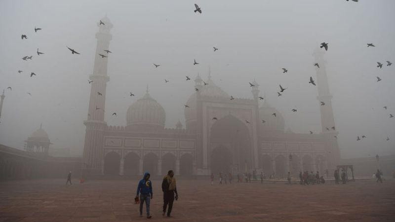 La contaminación atmosférica invernal afecta al rendimiento de las instalaciones solares en India