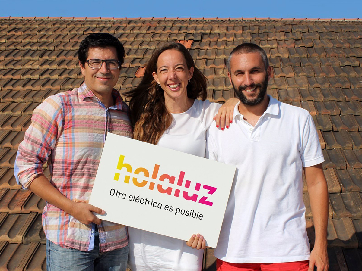 El equipo directivo de Holaluz se sube el salario de media un 20% mientras despide a 300 empleados y quintuplica sus pérdidas