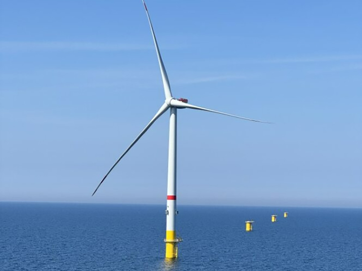 Primera turbina de Iberdrola en el parque eólico de Baltic Eagle. FOTO: Iberdrola