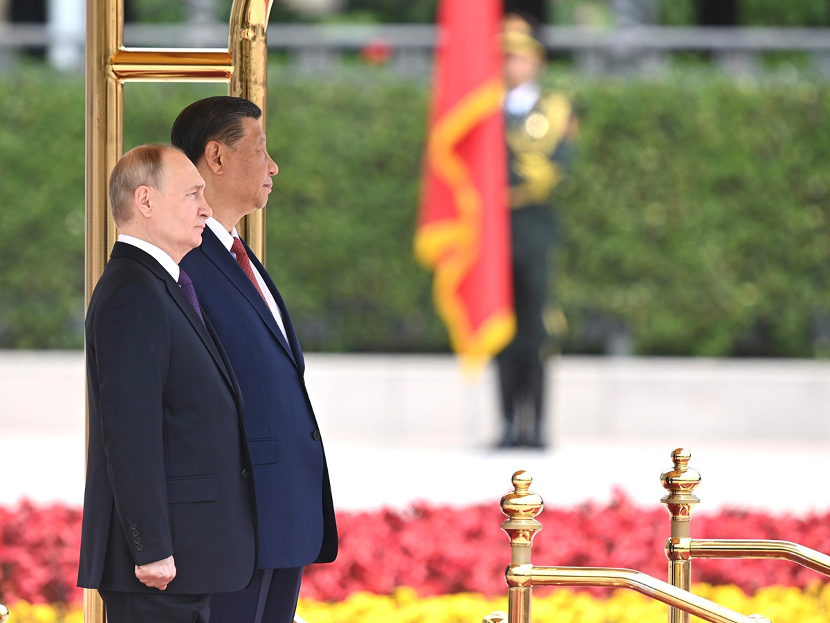 Putin viaja a China tras la estela de Trump para sellar contratos de petróleo y de gas