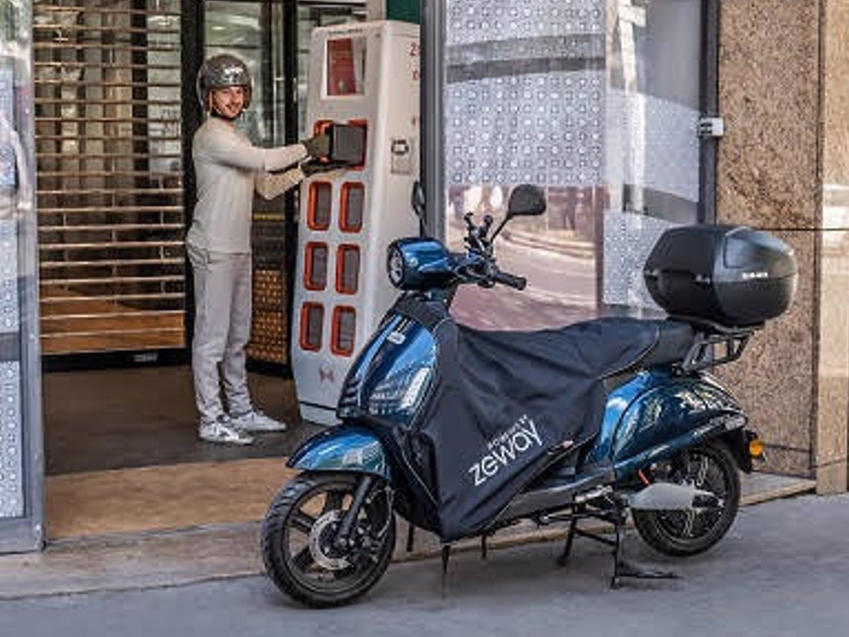 Zeway lanza en España su servicio de alquiler de motos eléctricas