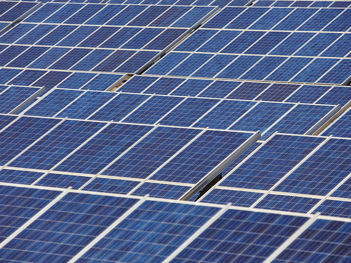 La fotovoltaica reina en el mix eléctrico español por cuarto mes consecutivo