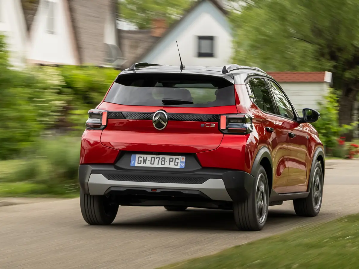 Es de facto el coche más barato del momento. 