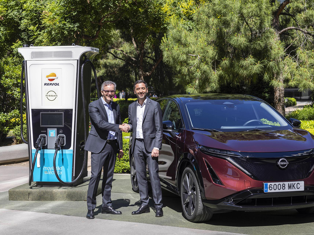 Nissan y Repsol renuevan su acuerdo de colaboración en movilidad eléctrica