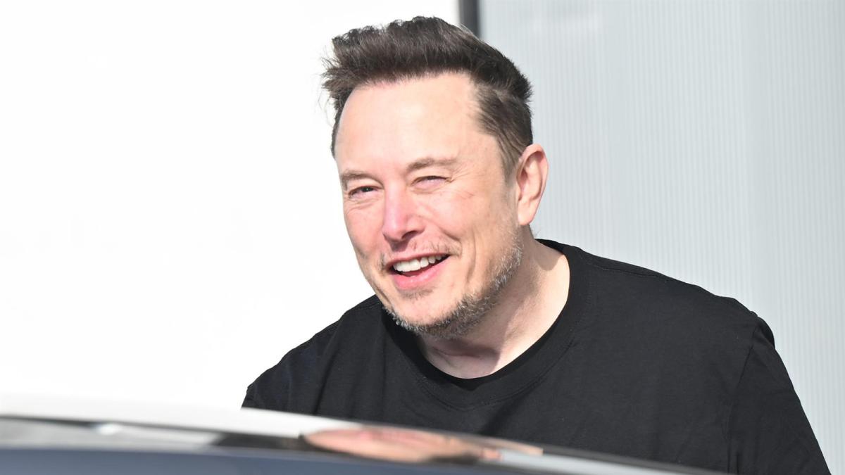 Tesla insta a rechazar los honorarios legales de 5.200 millones de los abogados que tiraron el paquete salarial de Elon Musk.