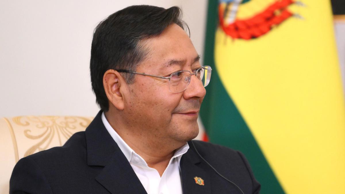 Arce afirma que los contratos de explotación del litio "son favorables" para Bolivia