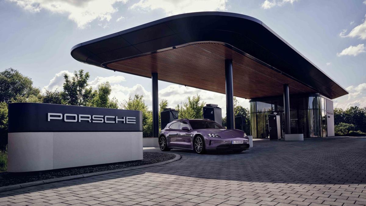 Porsche abre su cuarto centro de carga ultrarrápida