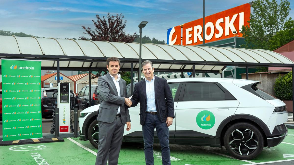 Iberdrola y Eroski firman un acuerdo para instalar 1.000 puntos de recarga para vehículos eléctricos