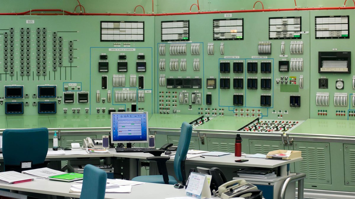 Sala de control de la central nuclear de Santa María de Garoña, a 23 de noviembre de 2023, en Santa María de Garoña, Burgos, Castilla y León (España).