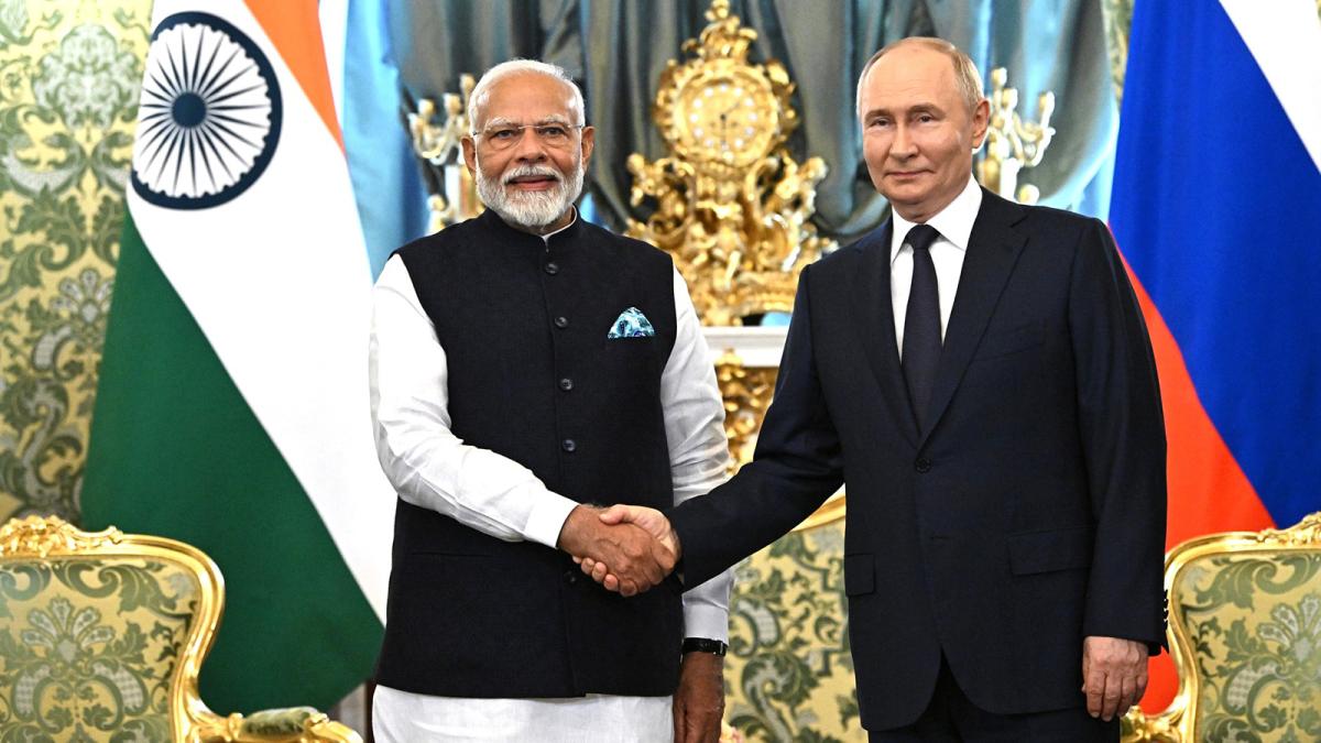 El presidente de Rusia, Vladimir Putin y el Primer Ministro de India, Narendra Modi. 