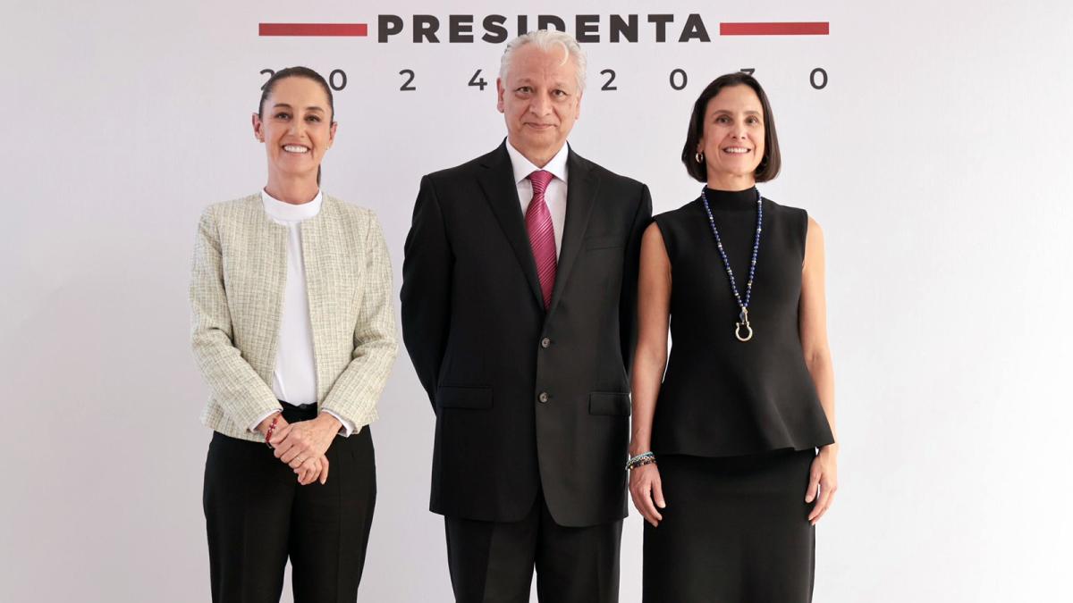 La presidenta electa de México, Claudia Sheinbaum, y el nuevo director de Pemex, Víctor Rodríguez Padilla.