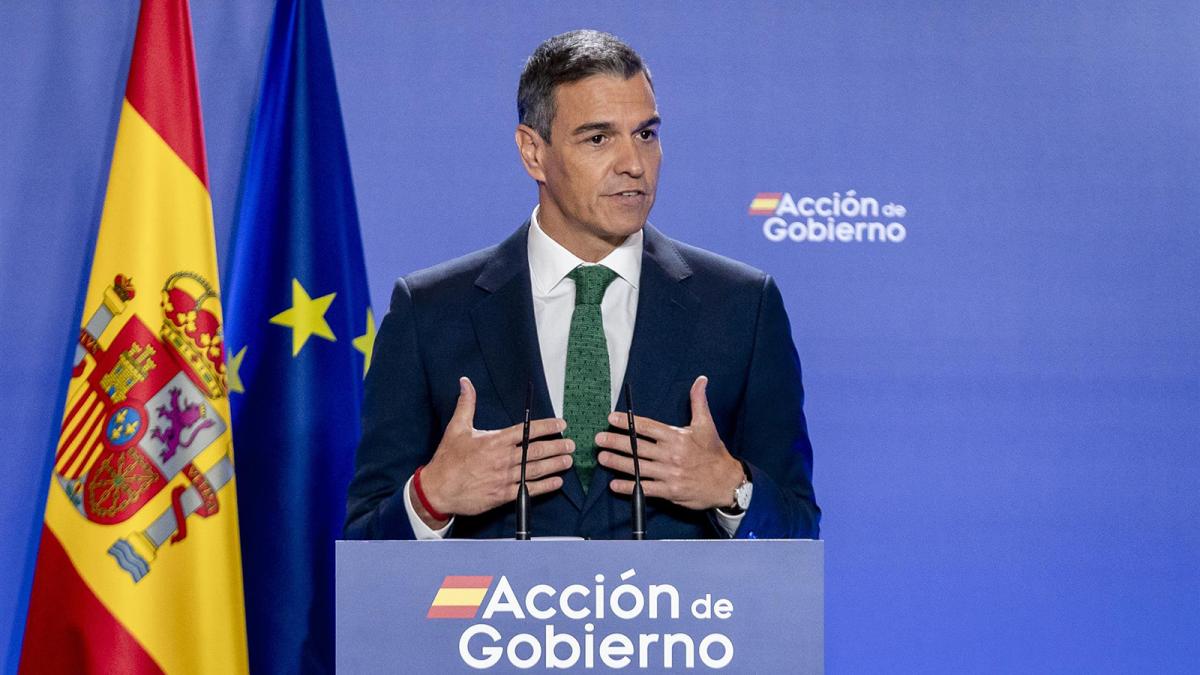 Pedro Sánchez: “España será un país mejor si tiene más coches eléctricos y menos lamborghinis”