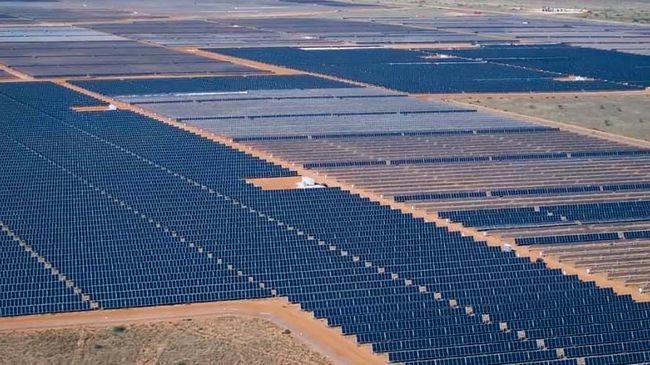 La red de Texas hace malabarismos entre el auge de la energía solar y unos centros de datos hambrientos de energía