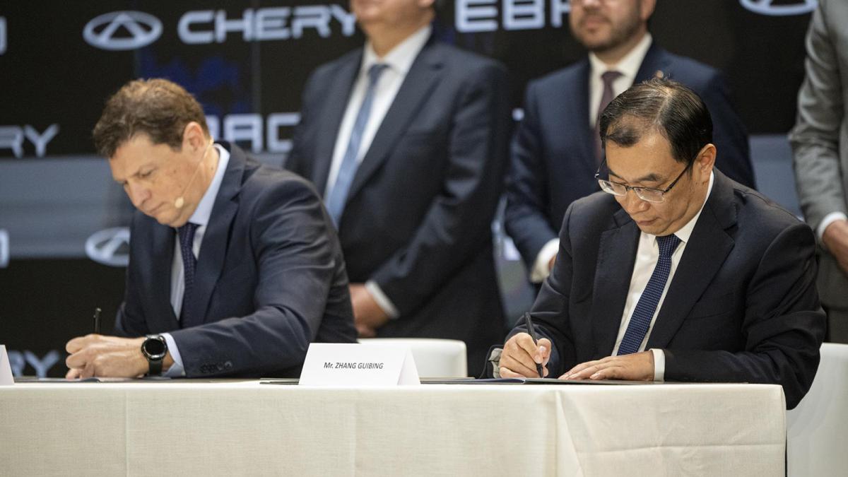 Ebro y Chery retrasan a 2025 la producción del eléctrico Omoda 5 en Barcelona