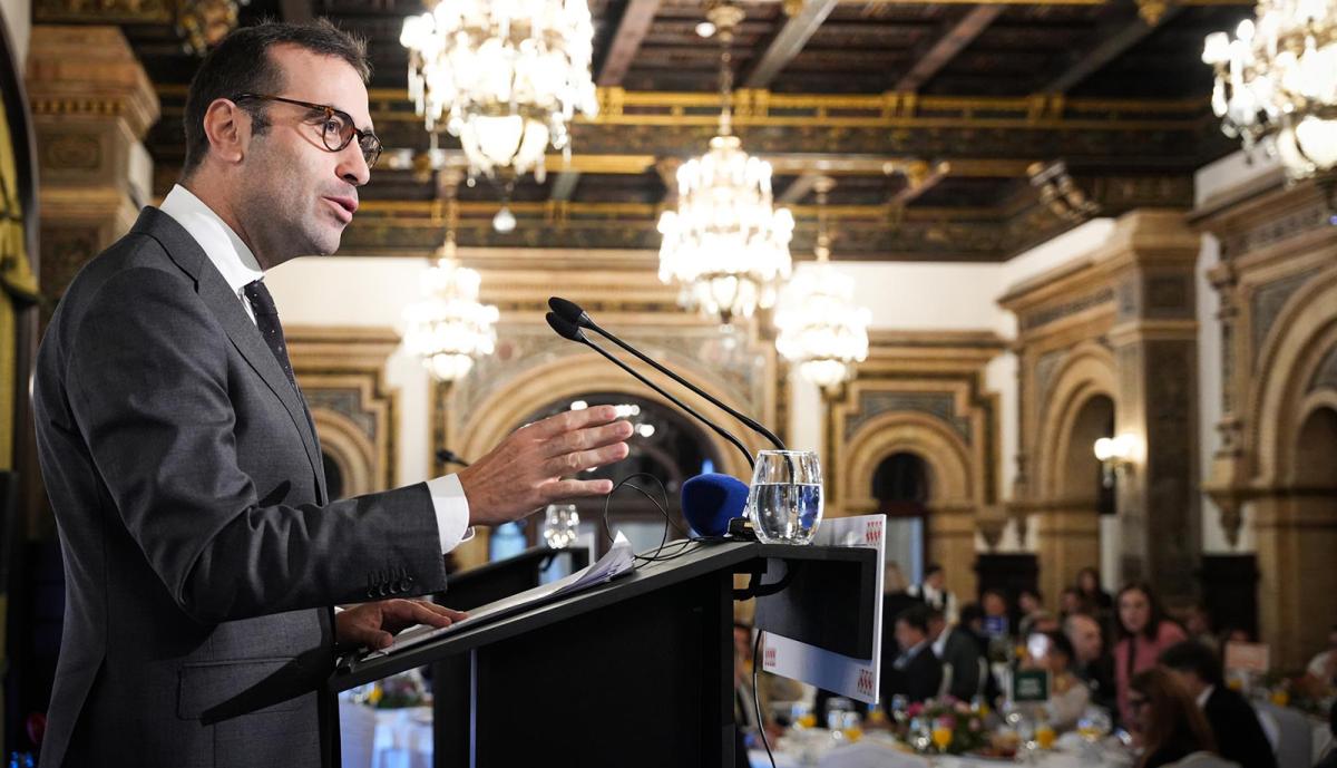 El ministro de Economía, Comercio y Empresa, Carlos Cuerpo, durante su itnervención en un desayuno-coloquio sobre la situación de la economía en España.