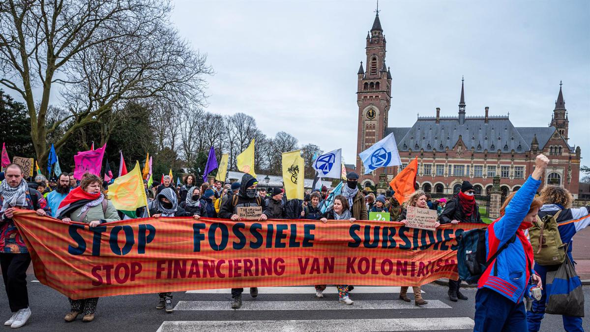 Activistas climáticos en La Haya, Países Bajos, a 3 de febrero de 2024.