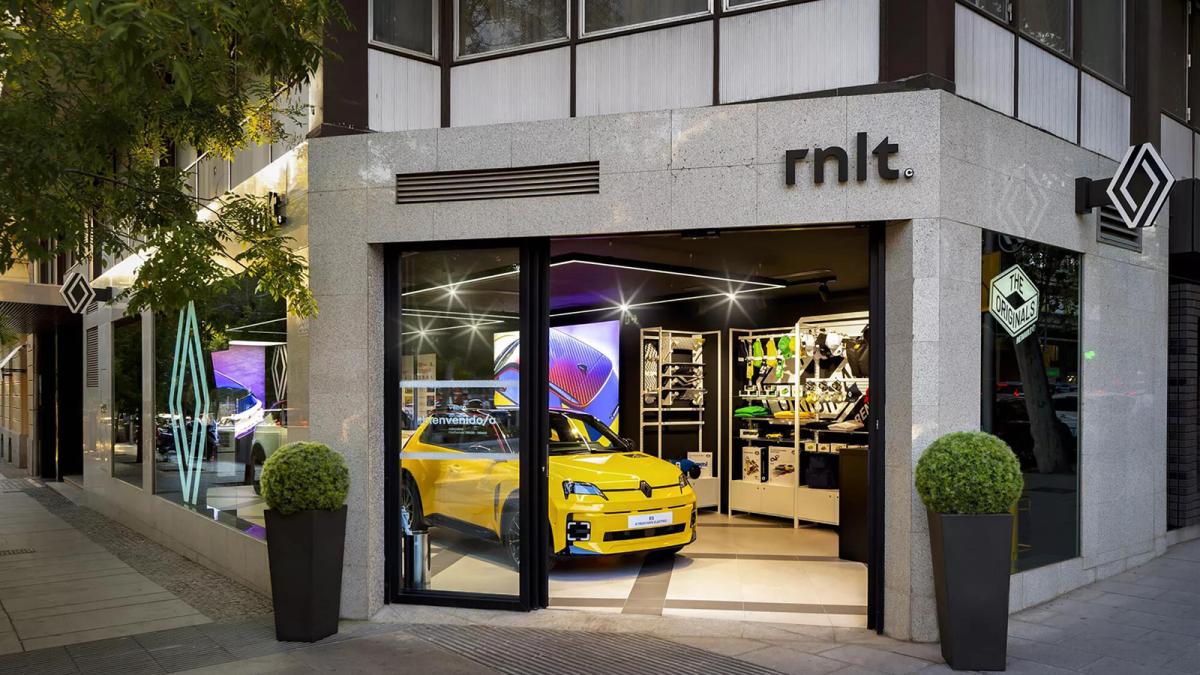 Renault inaugura una nueva tienda en Madrid para vender eléctricos y abre la puerta a más aperturas