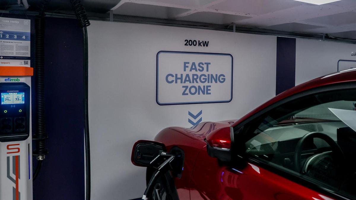 BMW, Ford y Honda inician las operaciones de su empresa conjunta, ChargeScape, para red de eléctricos