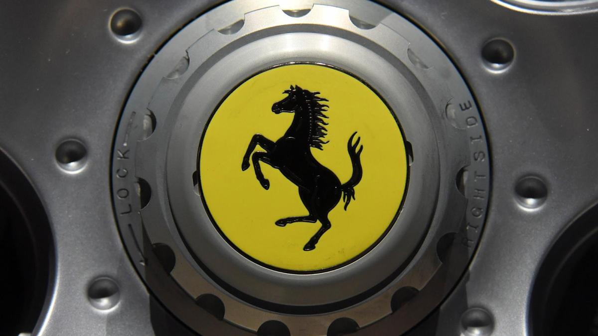 Ferrari cierra definitivamente una planta de gas para duplicar su producción de energía solar en Italia