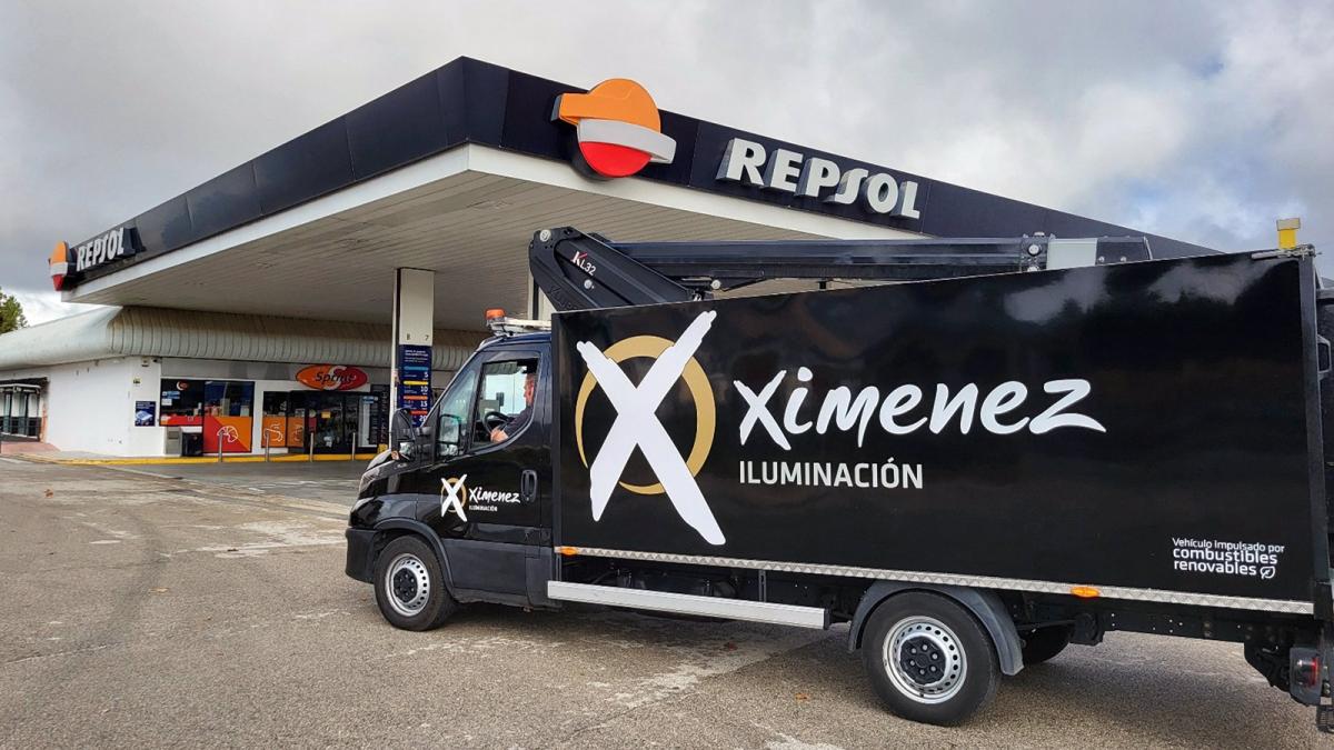 Repsol cierra un acuerdo para suministrar combustible renovable a la flota de vehículos de Ximenez Group