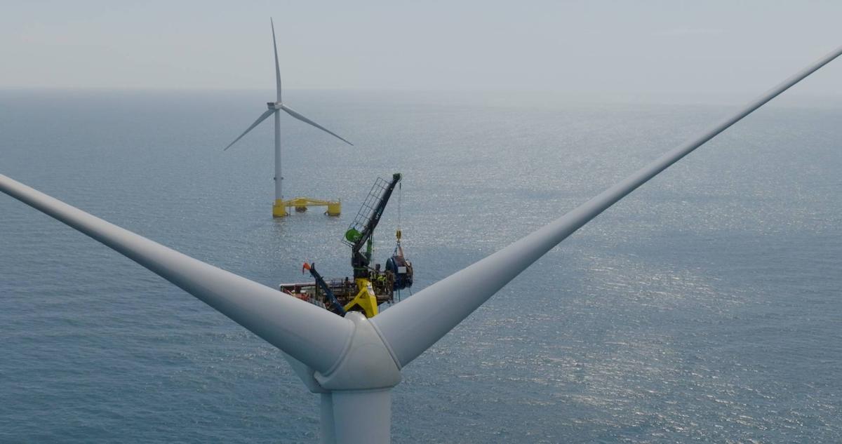 Primer gran mantenimiento correctivo en un aerogenerador flotante en alta mar