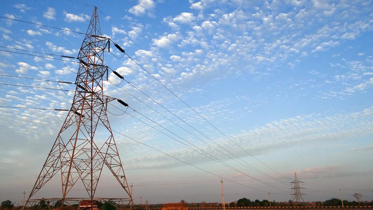 Conexión de instalaciones eléctricas a las redes de distribución.