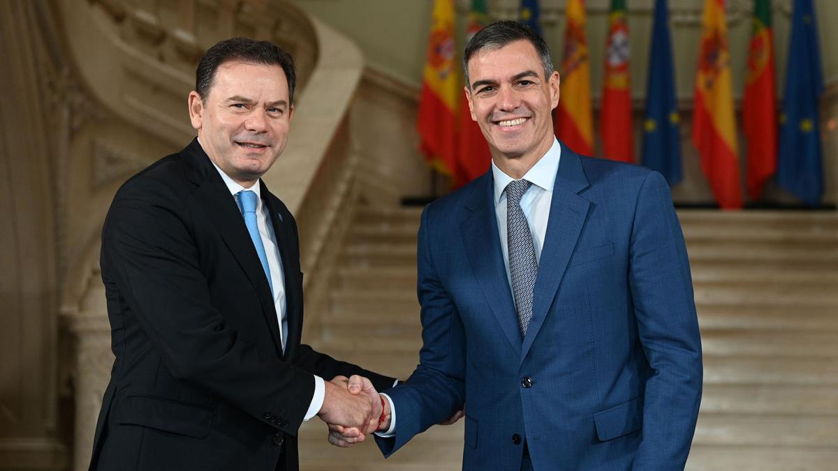 El primer ministro de la República de Portugal, Luís Montenegro, y el presidente del Gobierno, Pedro Sánchez.