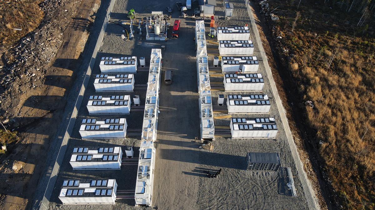 La  instalación de FRV y AMP Tank de sistemas de almacenamiento de energía en baterías (BESS) de 60 MWh en Simo, Finlandia,