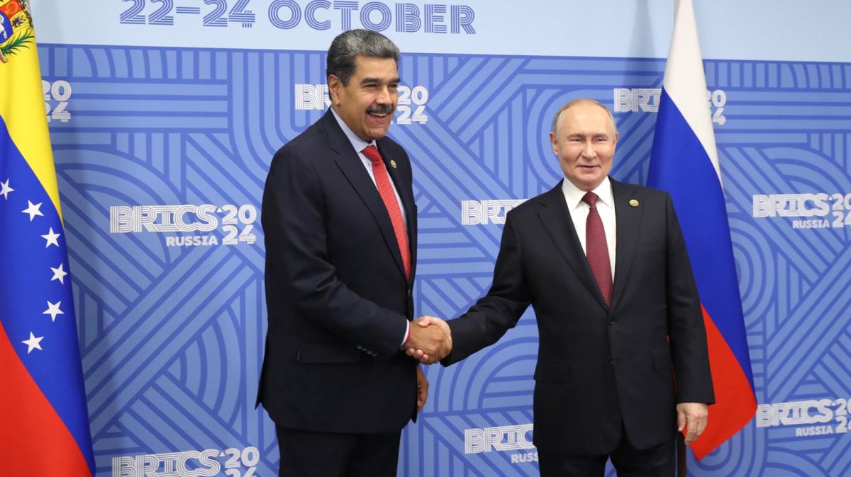 Venezuela y Rusia firman nuevos acuerdos de cooperación en sector petrolero y de aviación