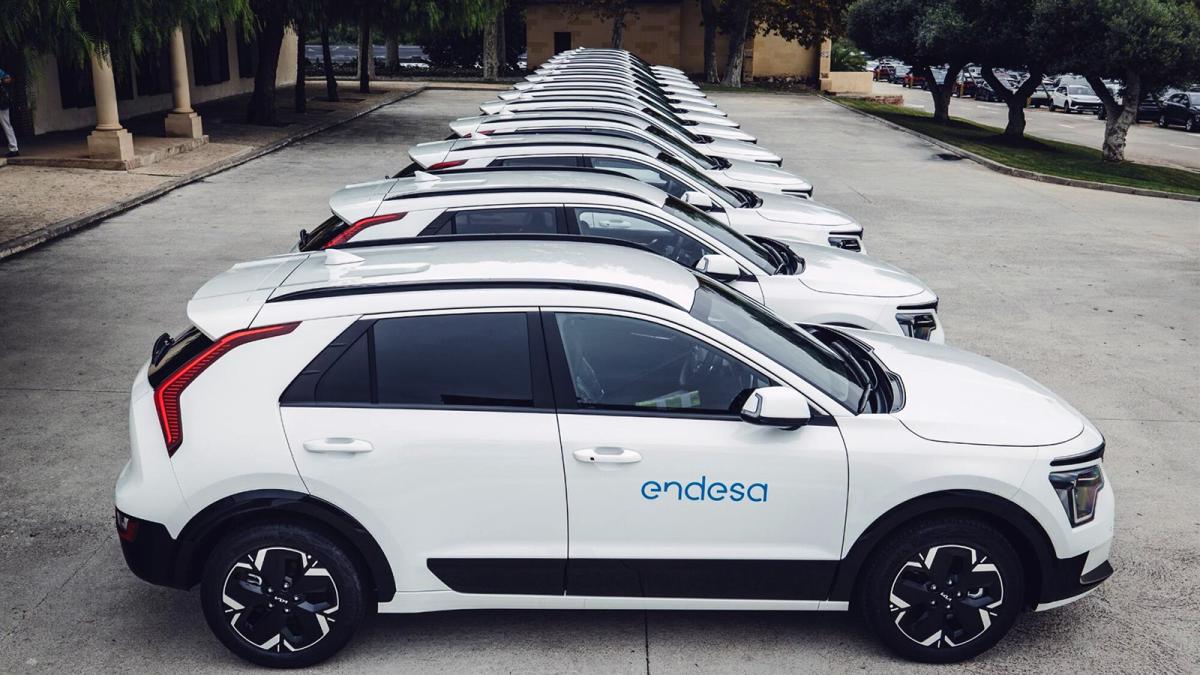 Kia España entrega a Endesa 235 automóviles electrificados para la renovación de su flota