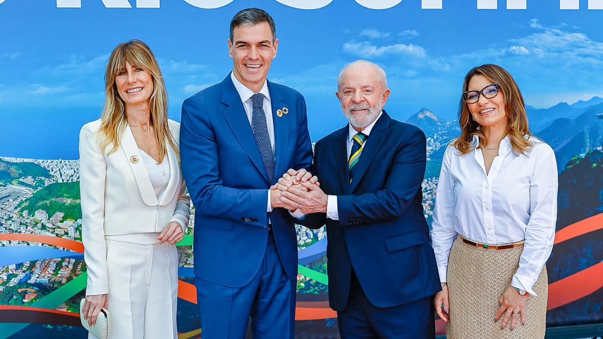 El presidente de Brasil, Luiz Inácio Lula da Silva, recibe a Pedro Sánchez y a su esposa, Begoña Gómez, en el G20.