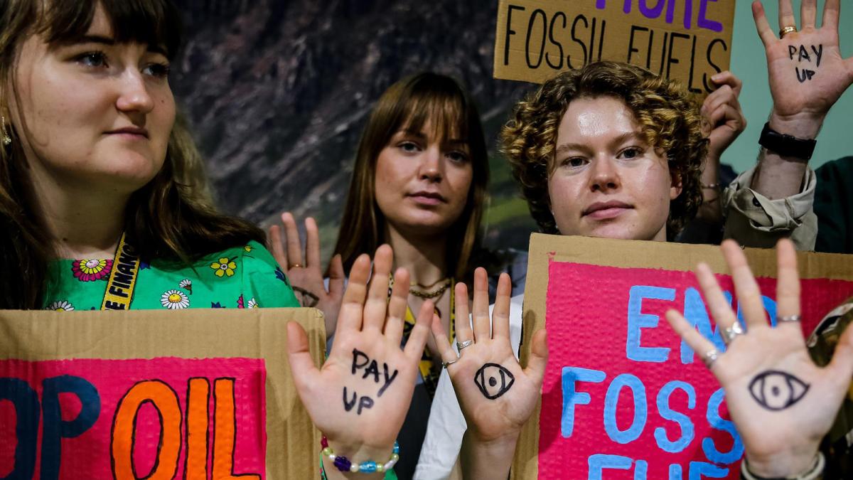 Activistas presentes durante las jornadas en Bakú (Azerbaiyán) de la Conferencia de las Nacionaes Unidas sobre el Cambio Climático (COP29). 